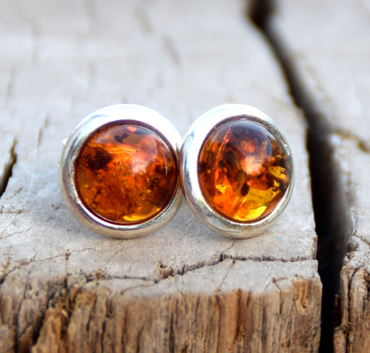 Classici orecchini rotondi con Ambra cognac naturale e Argento 925, MJ Baltica, BK110 (5)