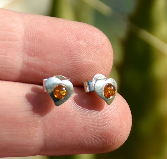 MJ Baltica, earrings, natural Baltic amber, 925 silver, heart, lobe, handcrafted, BK111