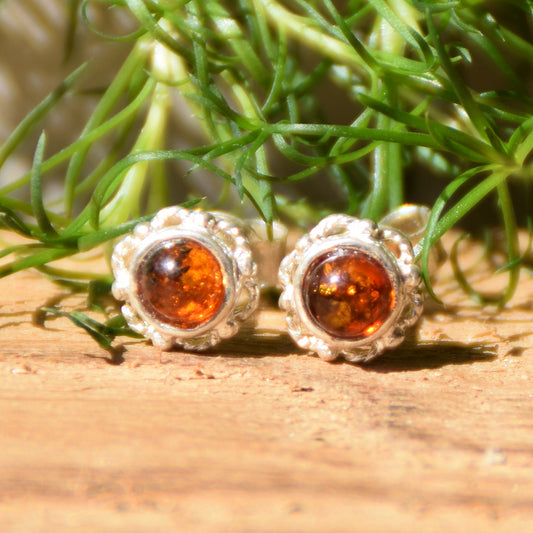 Bright flower-shaped earrings with natural Cognac Amber and Sterling Silver 925, MJ Baltica, BK114