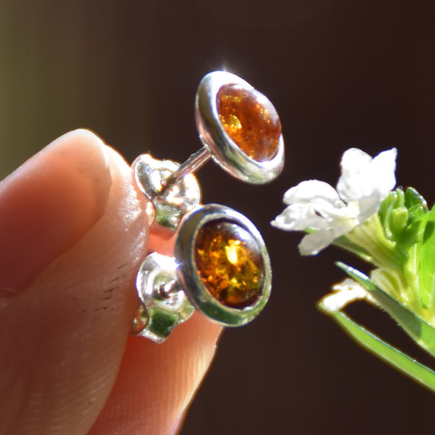 Simple round stud earrings created with natural Baltic Amber, 925 Sterling Silver, MJ Baltica, BK119 (3)