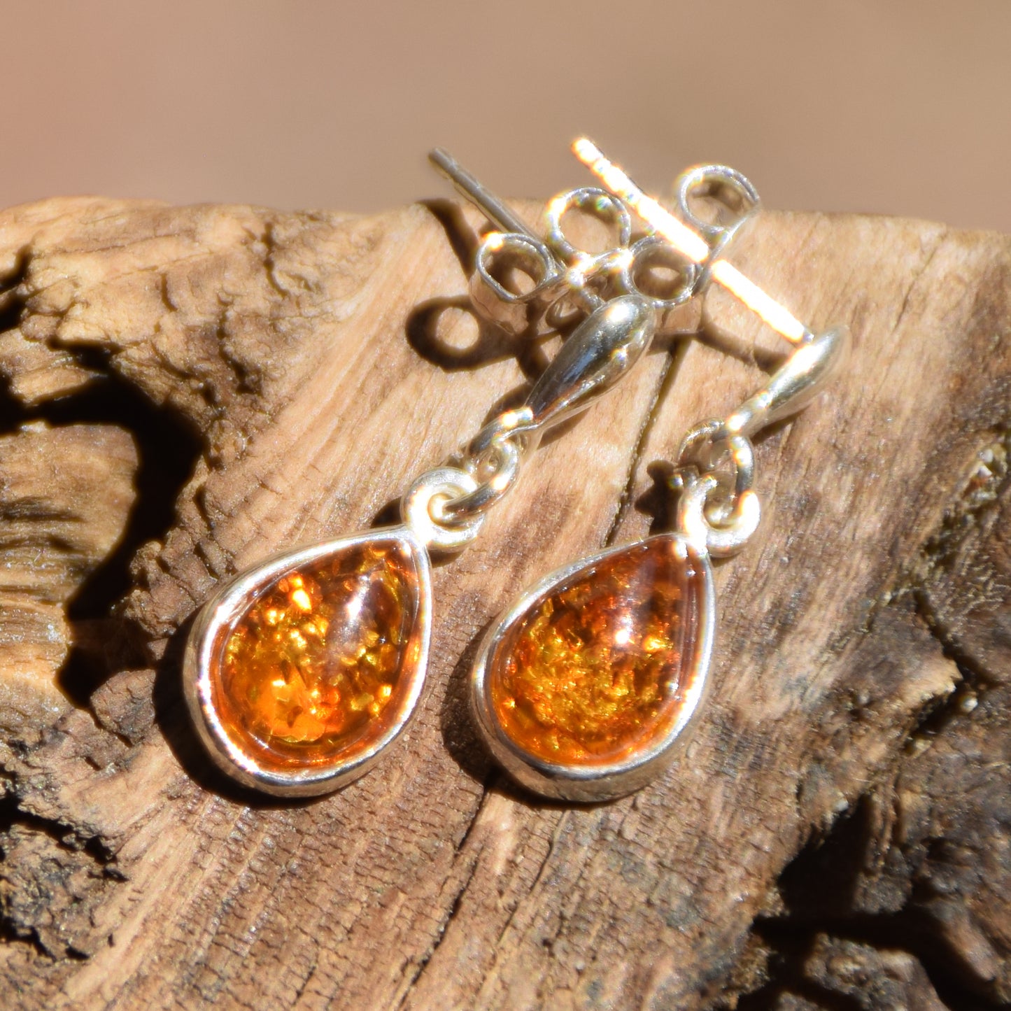 Classic drop earrings with cognac-colored natural Amber and 925 Sterling Silver, MJ Baltica, BK128