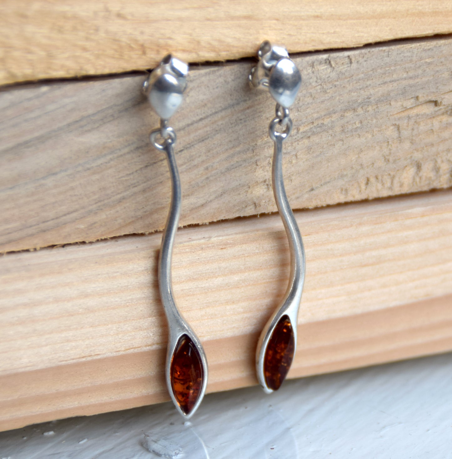 MJ Baltica, earrings, natural Baltic amber, 925 silver, elegant, feminine, light, long, BK136