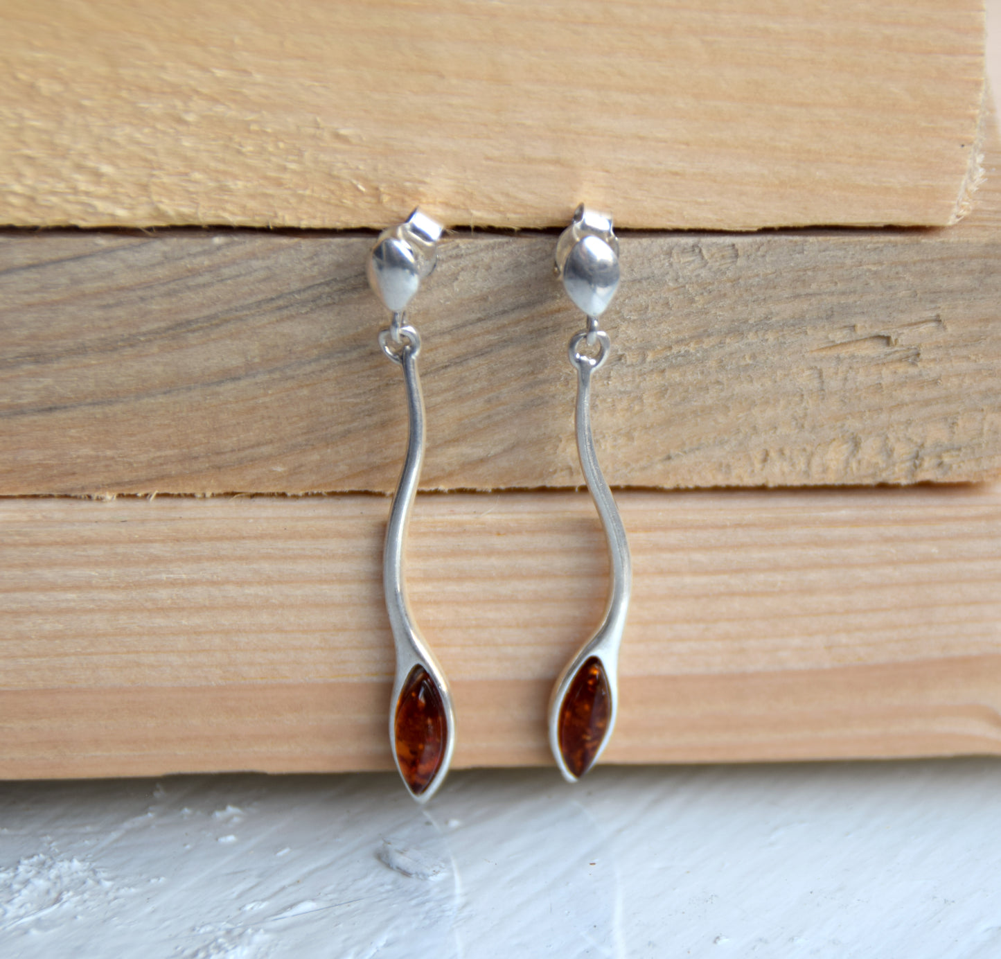 MJ Baltica, earrings, natural Baltic amber, 925 silver, elegant, feminine, light, long, BK136