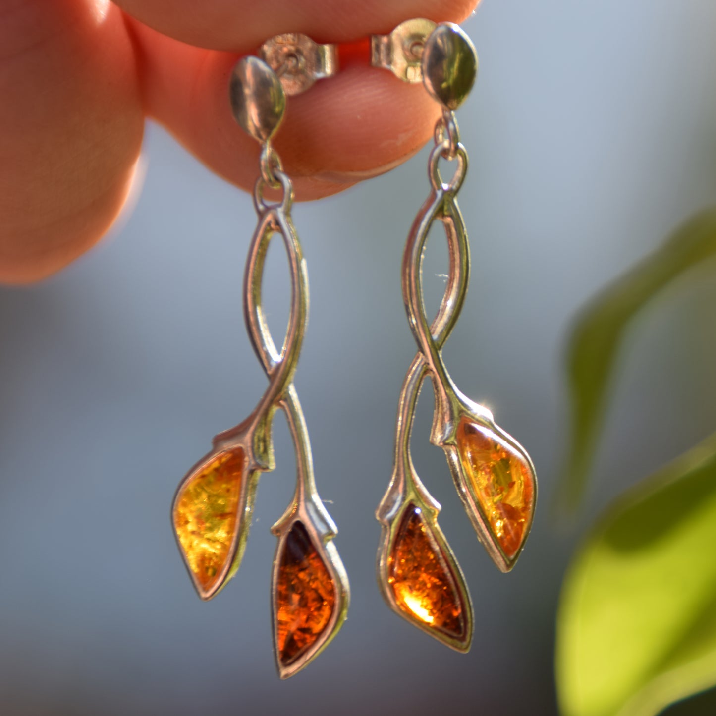 Dangle earrings in floral style with natural brown Amber and 925 Sterling Silver, MJ Baltica, BK140