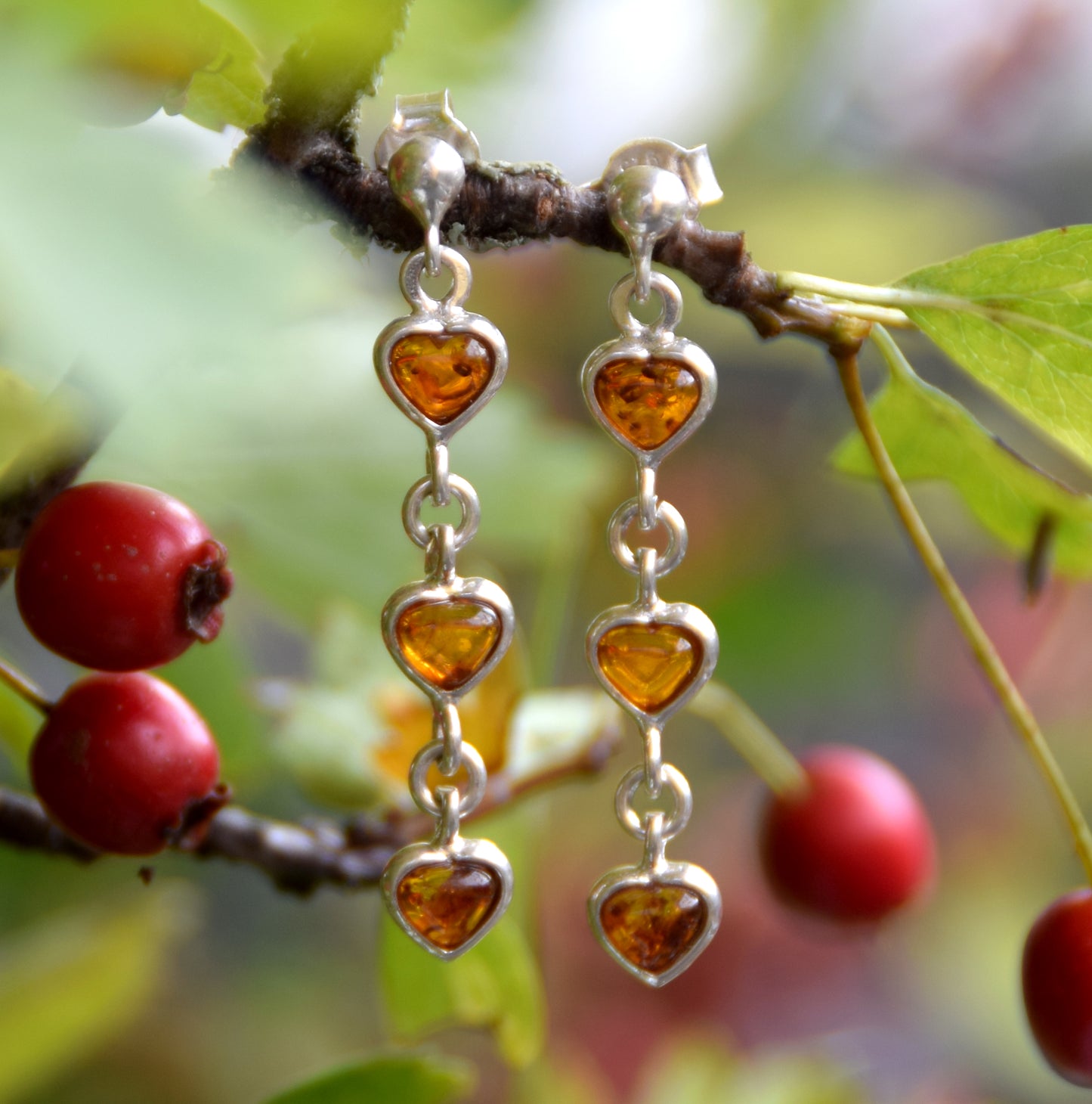 MJ Baltica, earrings, natural Baltic amber, 925 silver, delicate, elegant, heart, cognac, BK143