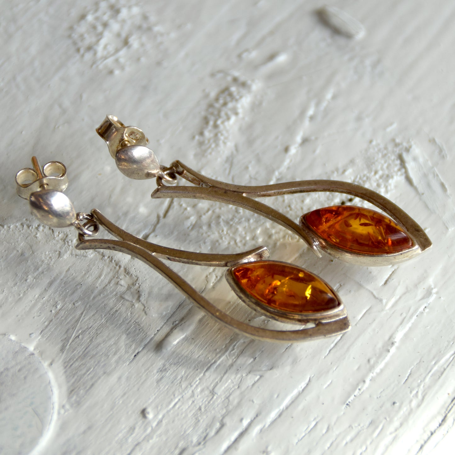 MJ Baltica, earrings, natural Baltic amber, 925 silver, delicate, elegant, feminine, cognac, BK150