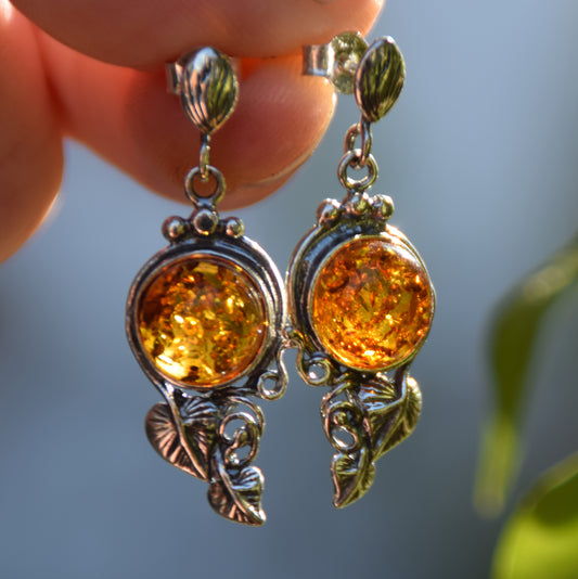Classici orecchini pendenti in stile vintage con Argento 925 e Ambra cognac naturale, MJ Baltica, BK154