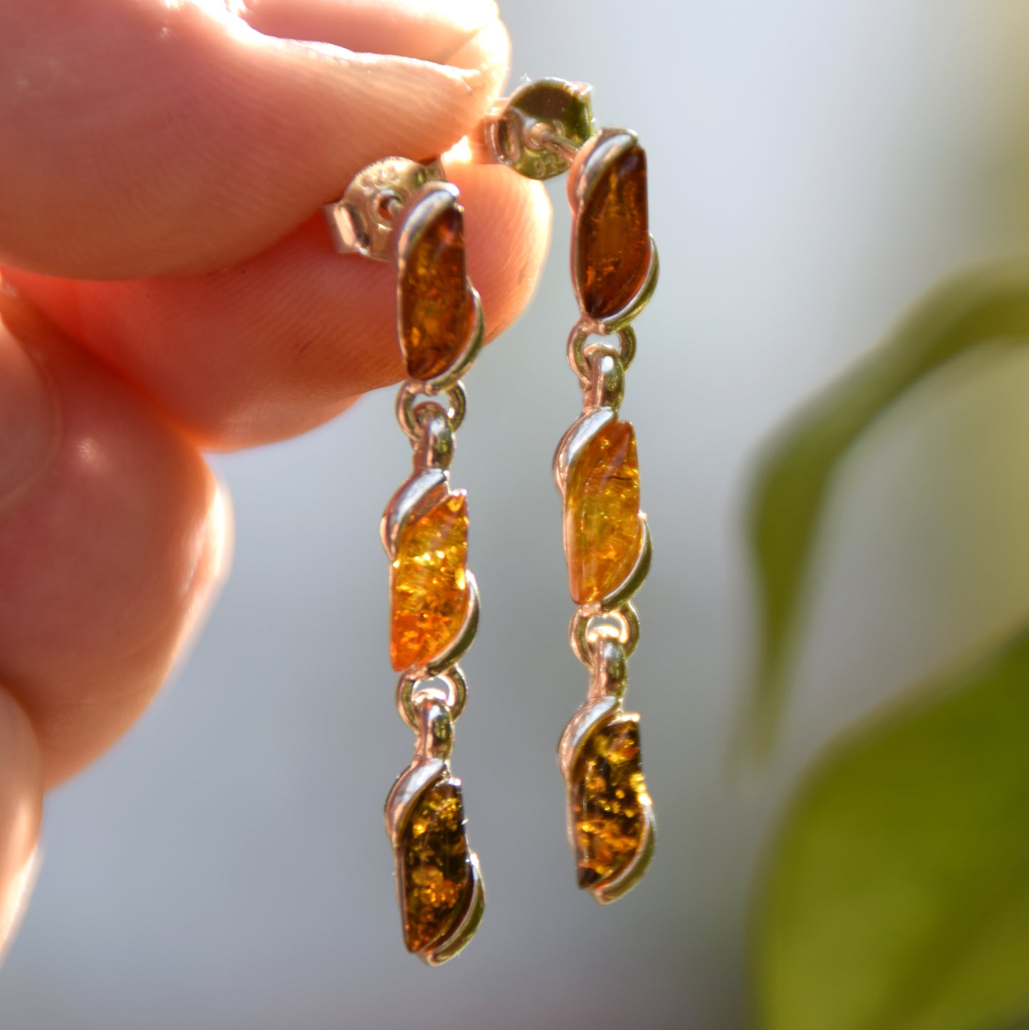Orecchini a cascata creati con Ambra naturale di varie tonalità e Argento 925, MJ Baltica, BK158