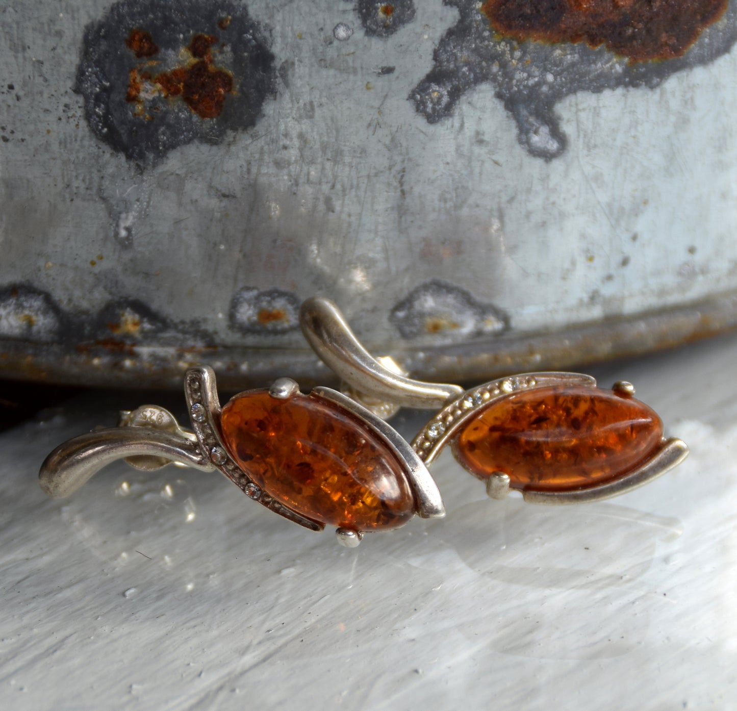 MJ Baltica, earrings, natural Baltic amber, 925 silver, delicate, elegant, feminine, cognac, zirconia, BK159