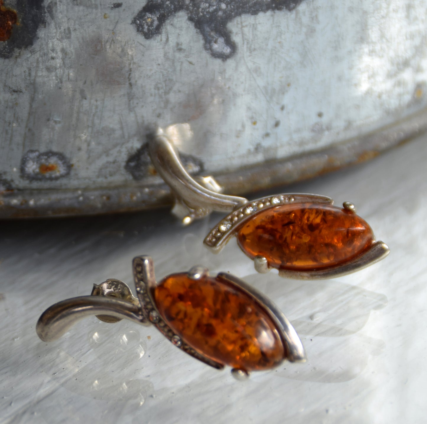 MJ Baltica, earrings, natural Baltic amber, 925 silver, delicate, elegant, feminine, cognac, zirconia, BK159