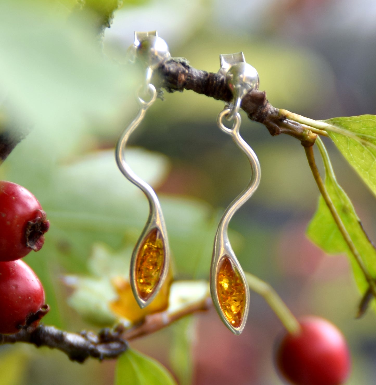 MJ Baltica, earrings, natural Baltic amber, 925 silver, delicate, light, elegant, feminine, cognac, BK164