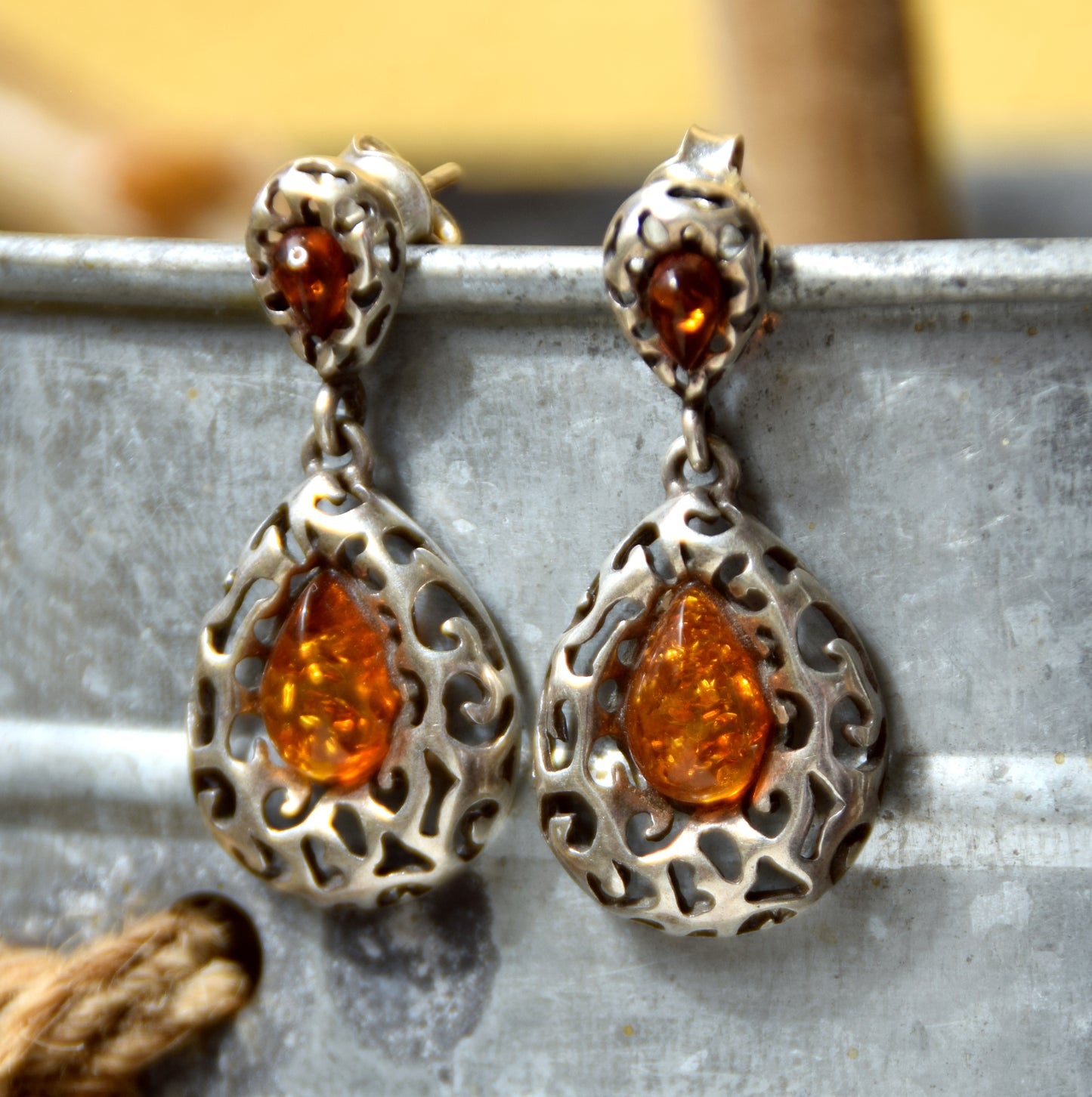 MJ Baltica, earrings, natural Baltic amber, 925 silver, vintage, bright, elegant, feminine, cognac, BK165