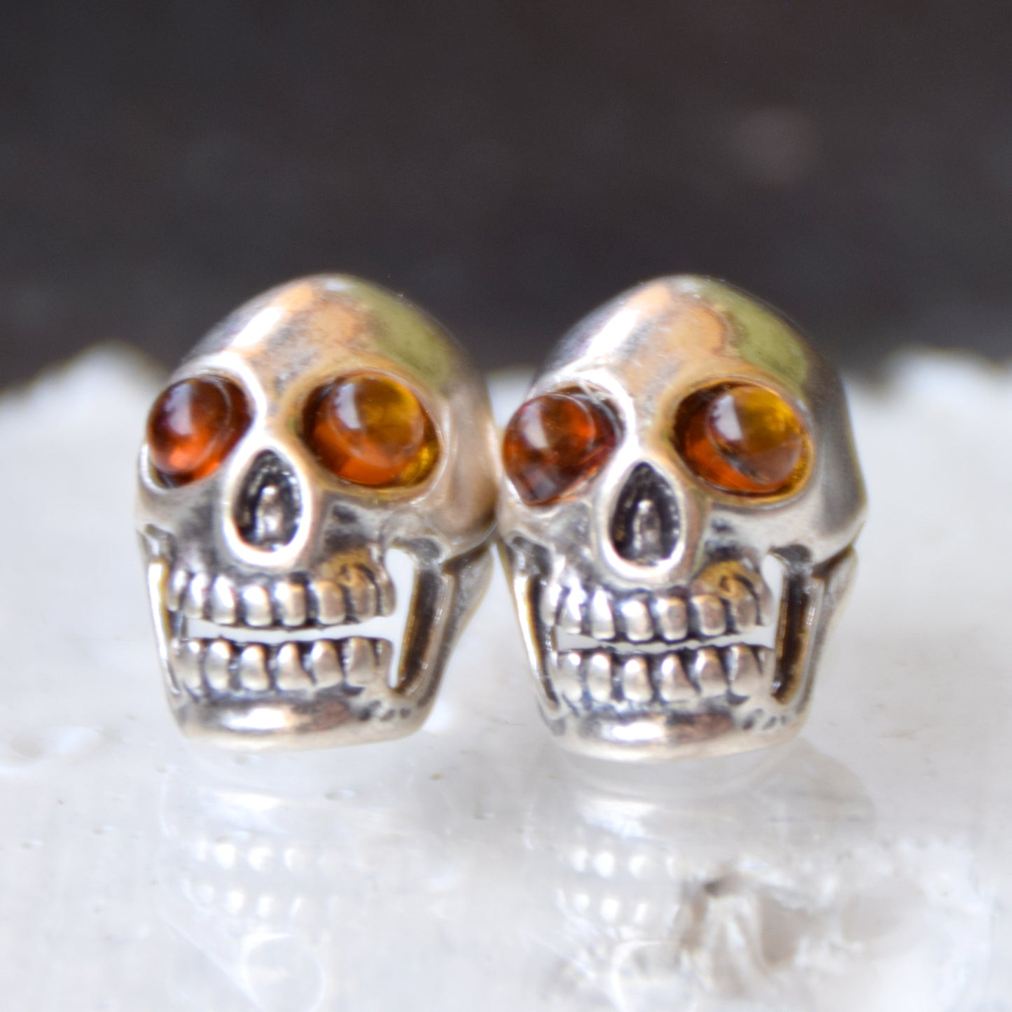 Earrings with a skull with natural cognac-colored Amber eyes and 925 Silver, MJ Baltica, BK183