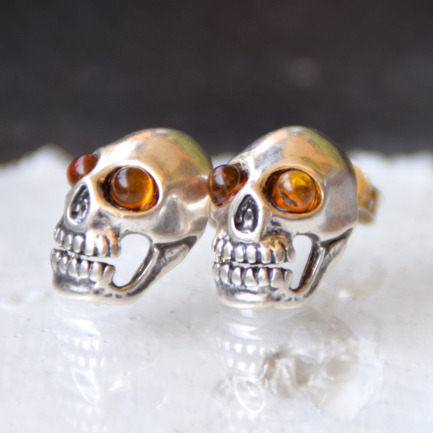 Earrings with a skull with natural cognac-colored Amber eyes and 925 Silver, MJ Baltica, BK183