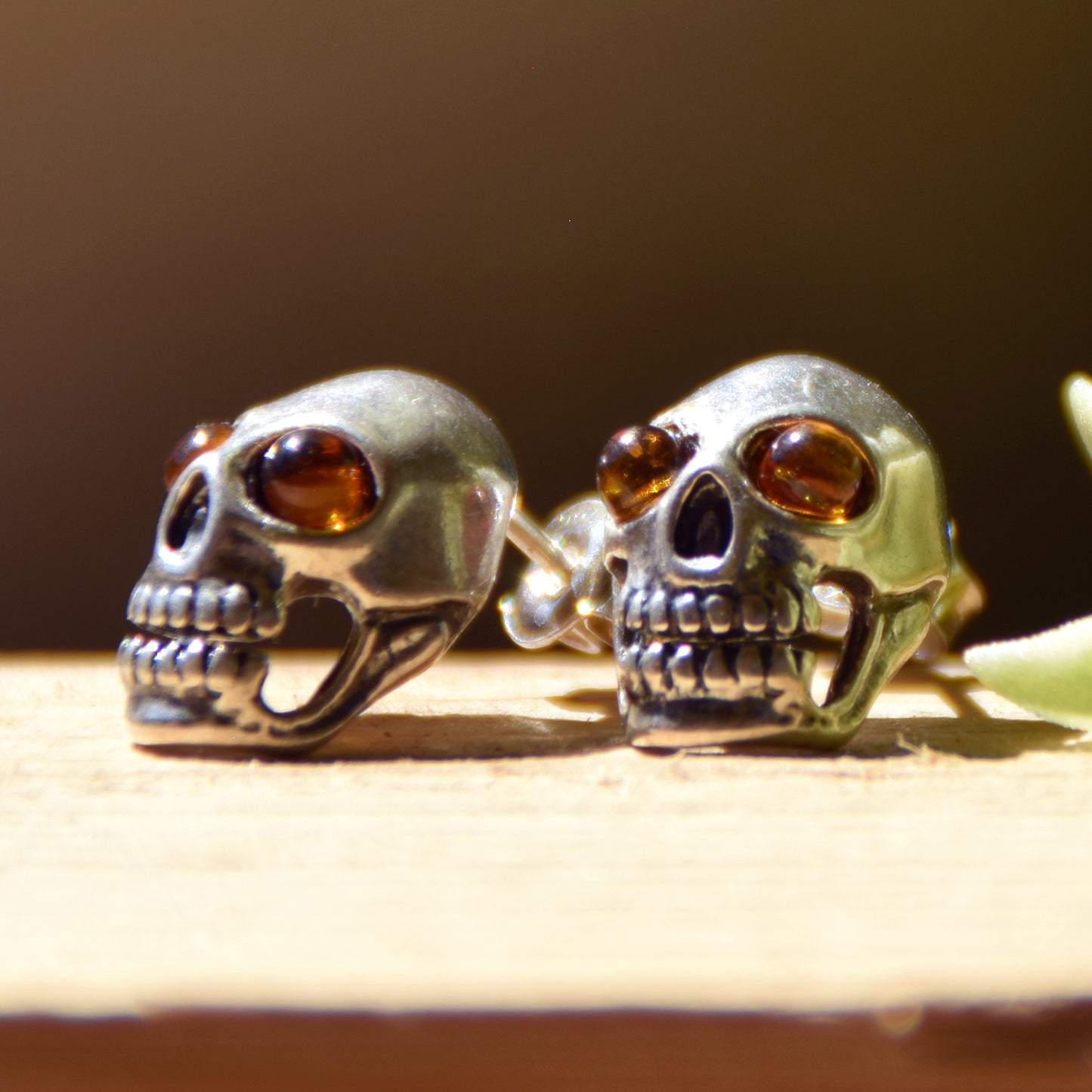 Earrings with a skull with natural cognac-colored Amber eyes and 925 Silver, MJ Baltica, BK183