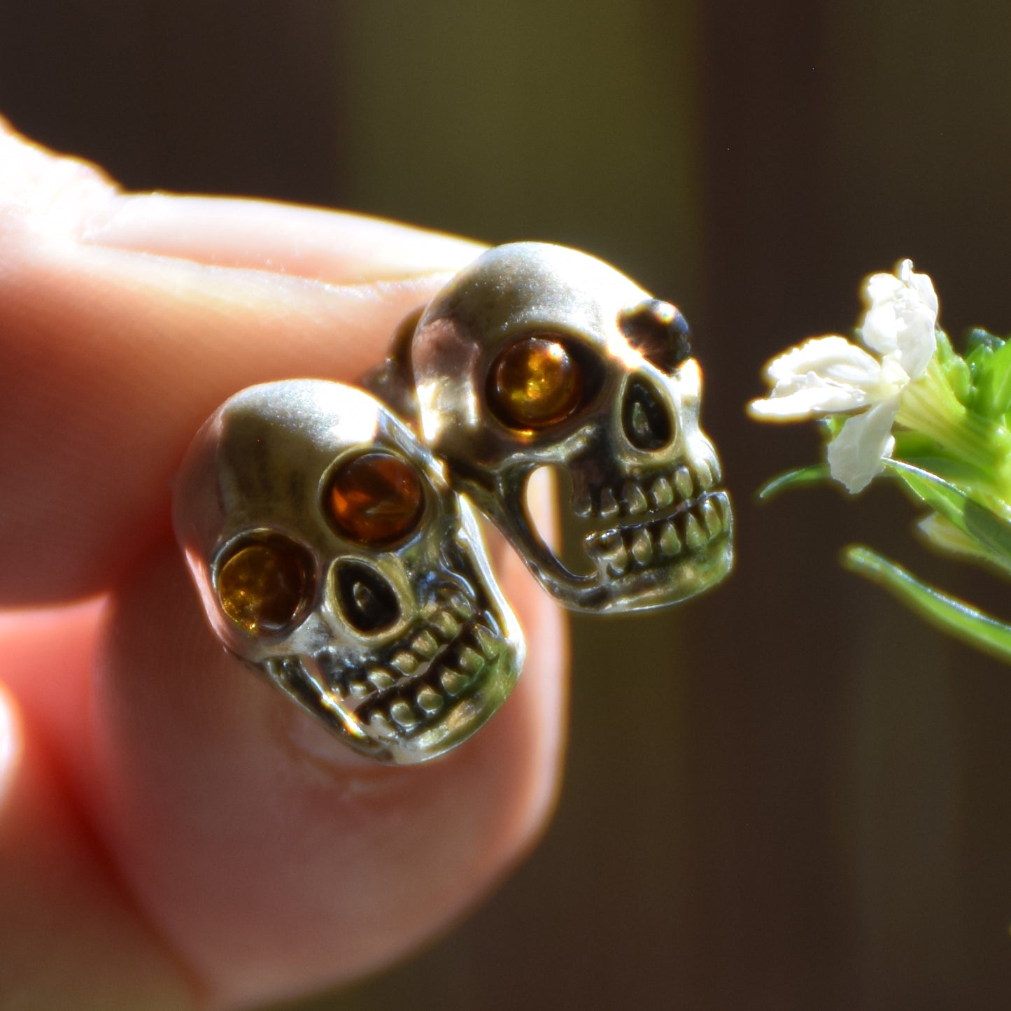 Earrings with a skull with natural cognac-colored Amber eyes and 925 Silver, MJ Baltica, BK183