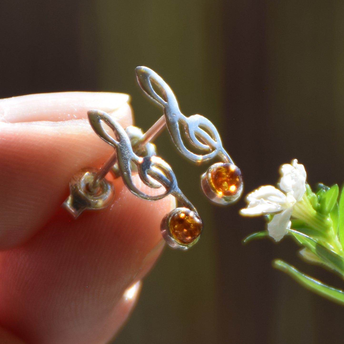 Delicate stud earrings with a musical note in natural cognac amber and 925 Silver, MJ Baltica, BK191