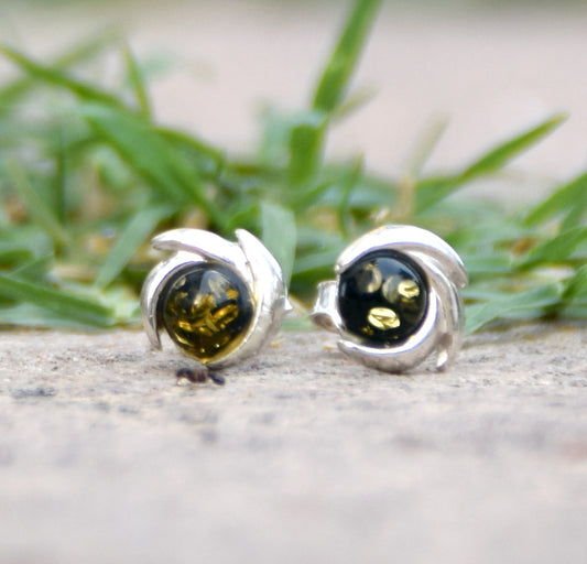 MJ Baltica, orecchini, Ambra naturale Baltica, Argento 925, astratto, a lobo, artigianale, ambra verde, BK196