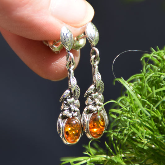 Klassische Ohrringe im Vintage-Stil mit natürlichem Cognac-farbenem Bernstein und 925er Silber, MJ Baltica, BK224