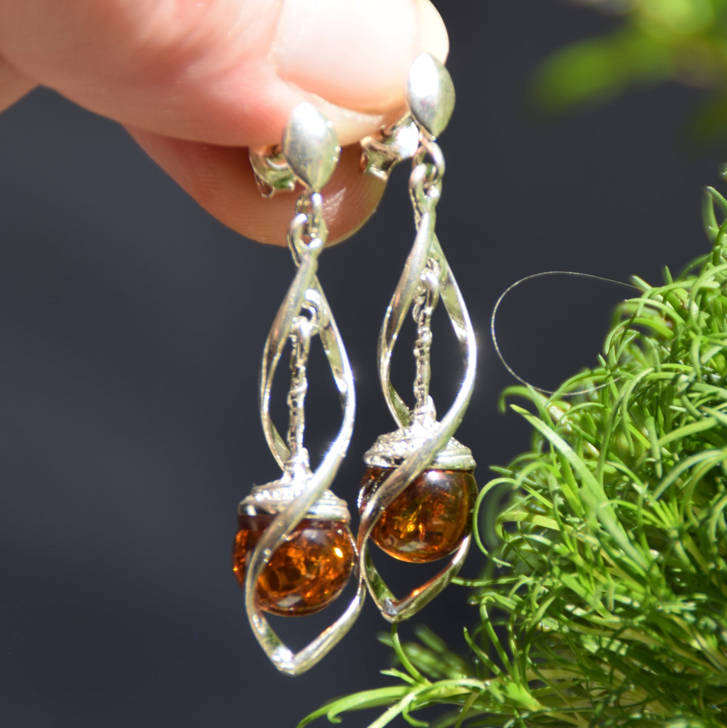 Elegante Hängeohrringe aus Natur Bernstein cognac Kugeln und 925er Silber, MJ Baltica, BK227