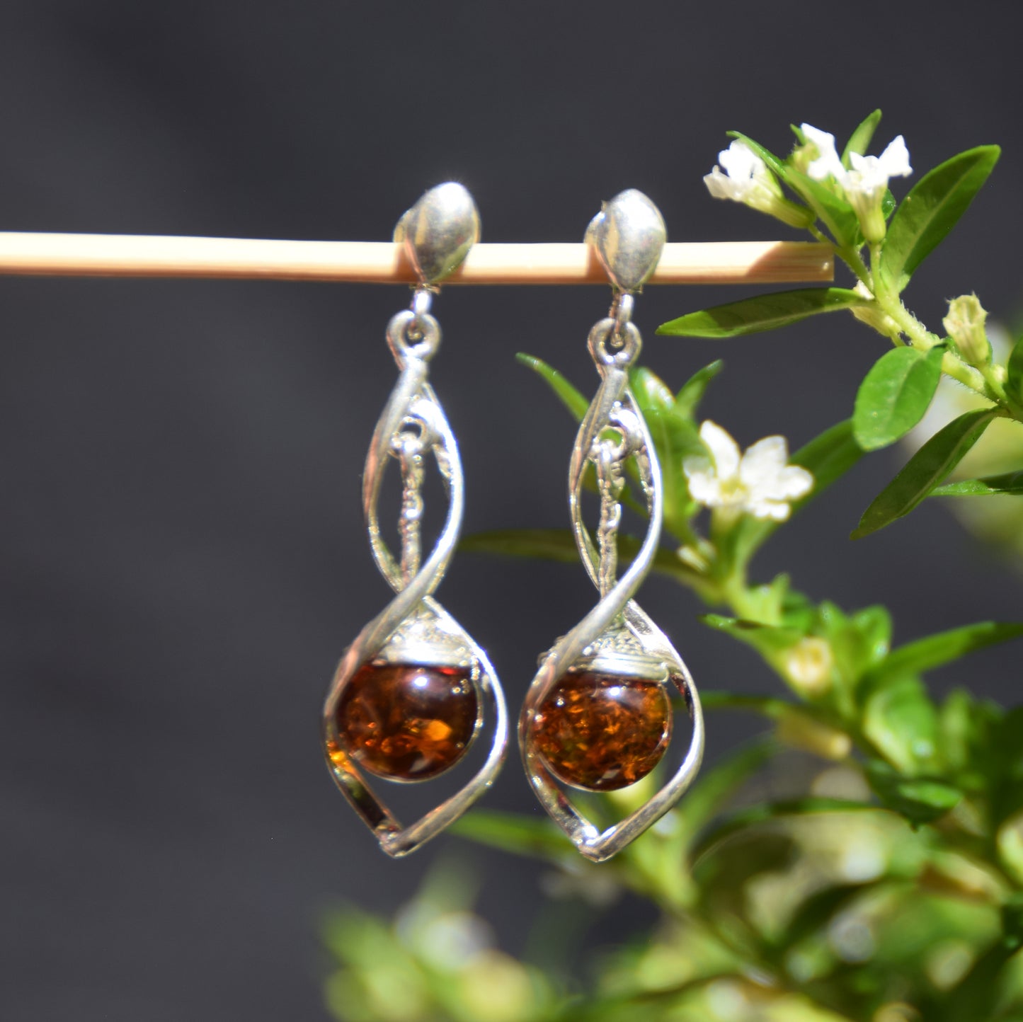 Elegante Hängeohrringe aus Natur Bernstein cognac Kugeln und 925er Silber, MJ Baltica, BK227