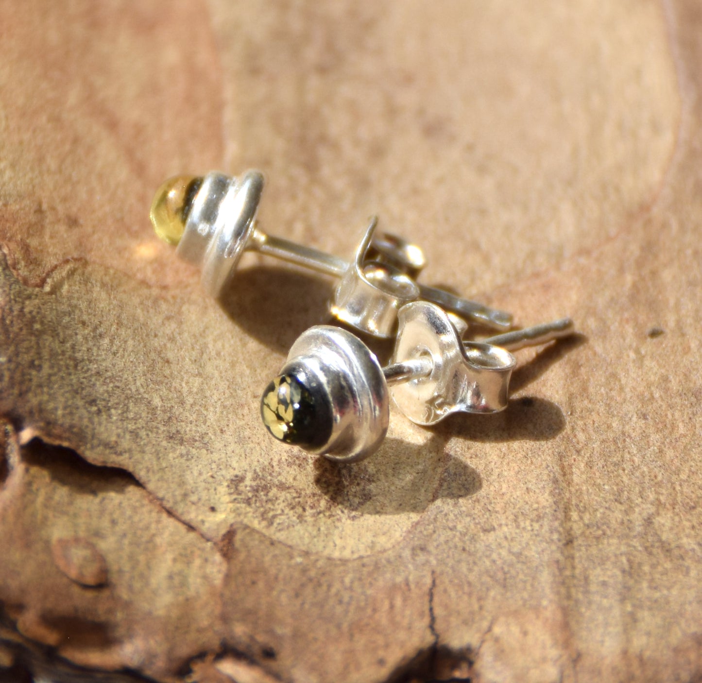 Stud earrings with natural green Amber and 925 Sterling Silver, MJ Baltica, BK237