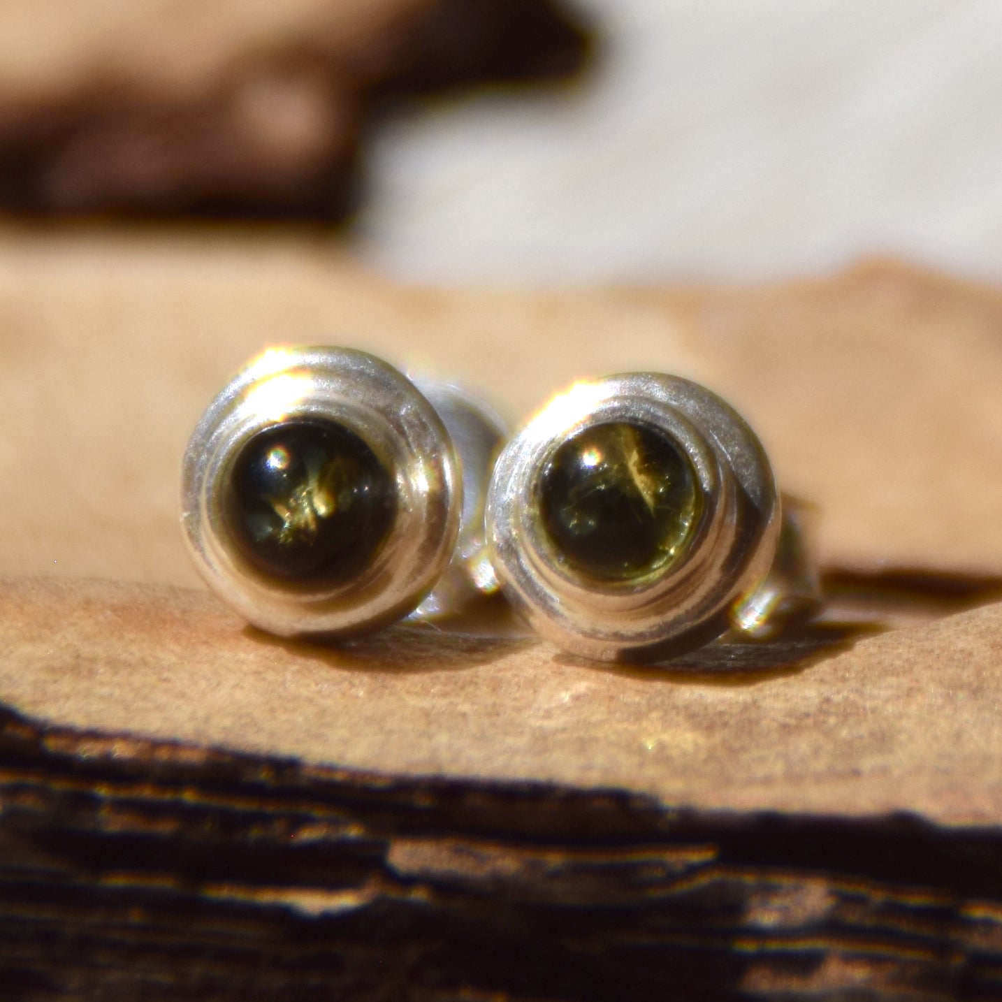 Stud earrings with natural green Amber and 925 Sterling Silver, MJ Baltica, BK237