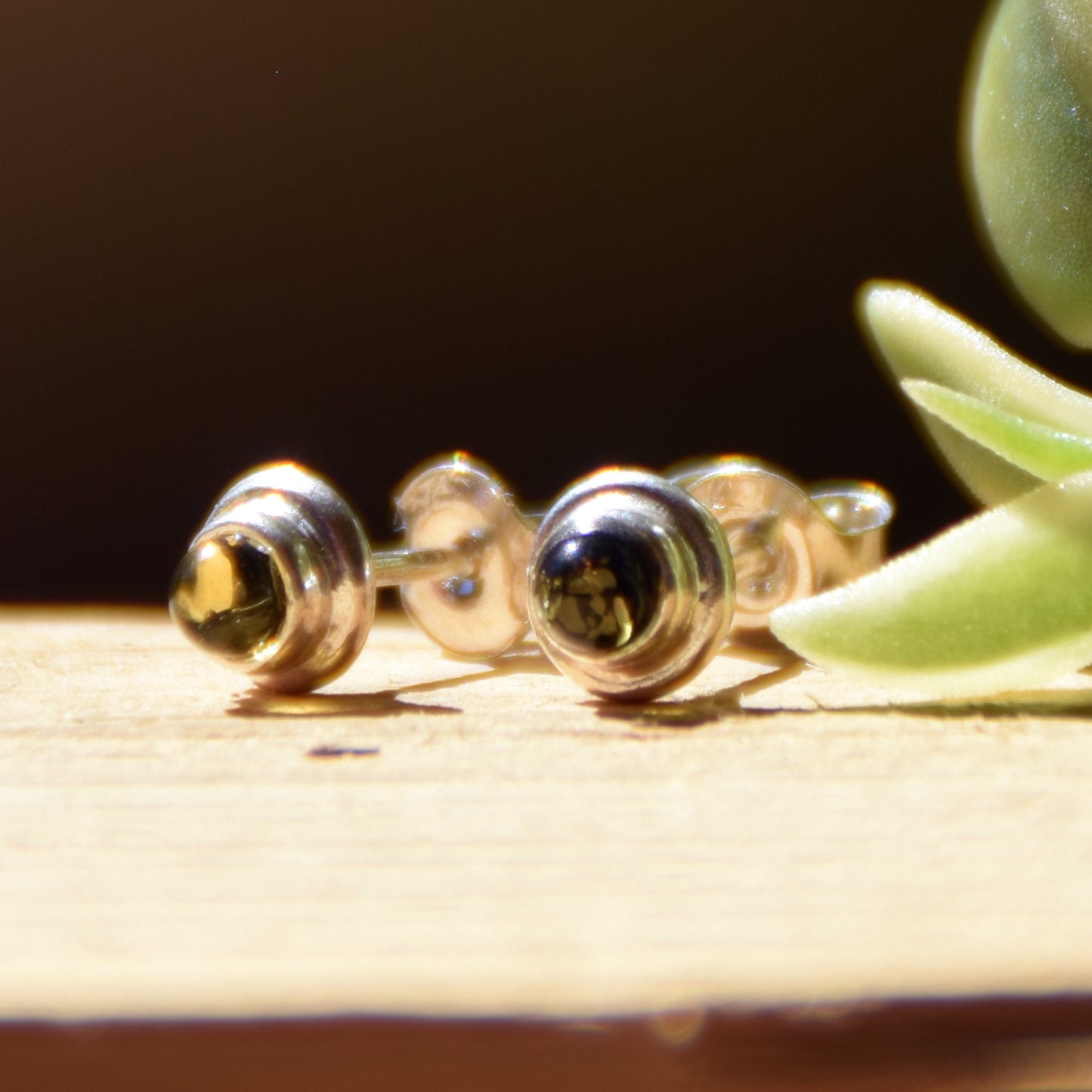 Stud earrings with natural green Amber and 925 Sterling Silver, MJ Baltica, BK237