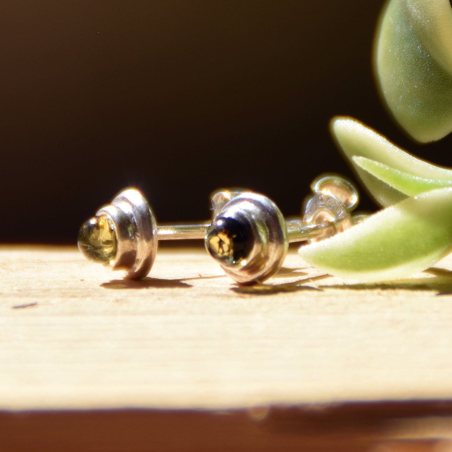 Stud earrings with natural green Amber and 925 Sterling Silver, MJ Baltica, BK237