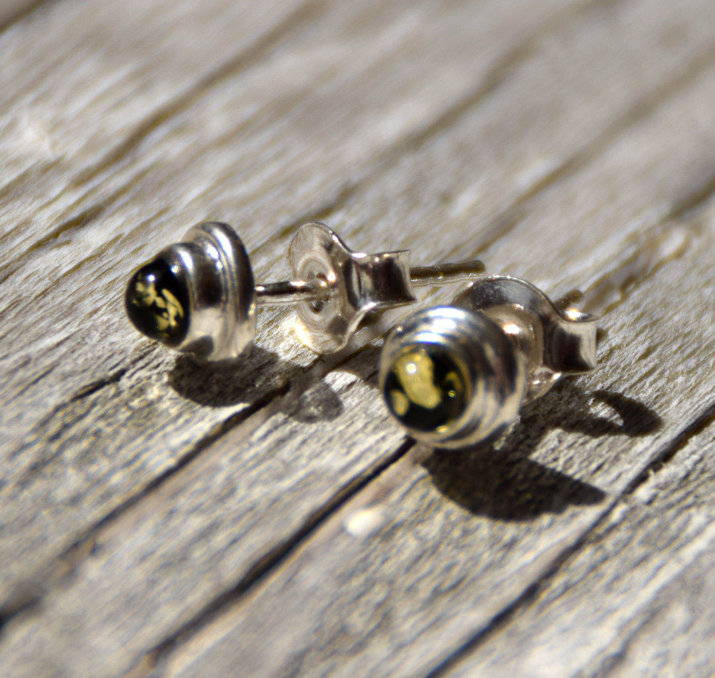 Stud earrings with natural green Amber and 925 Sterling Silver, MJ Baltica, BK237