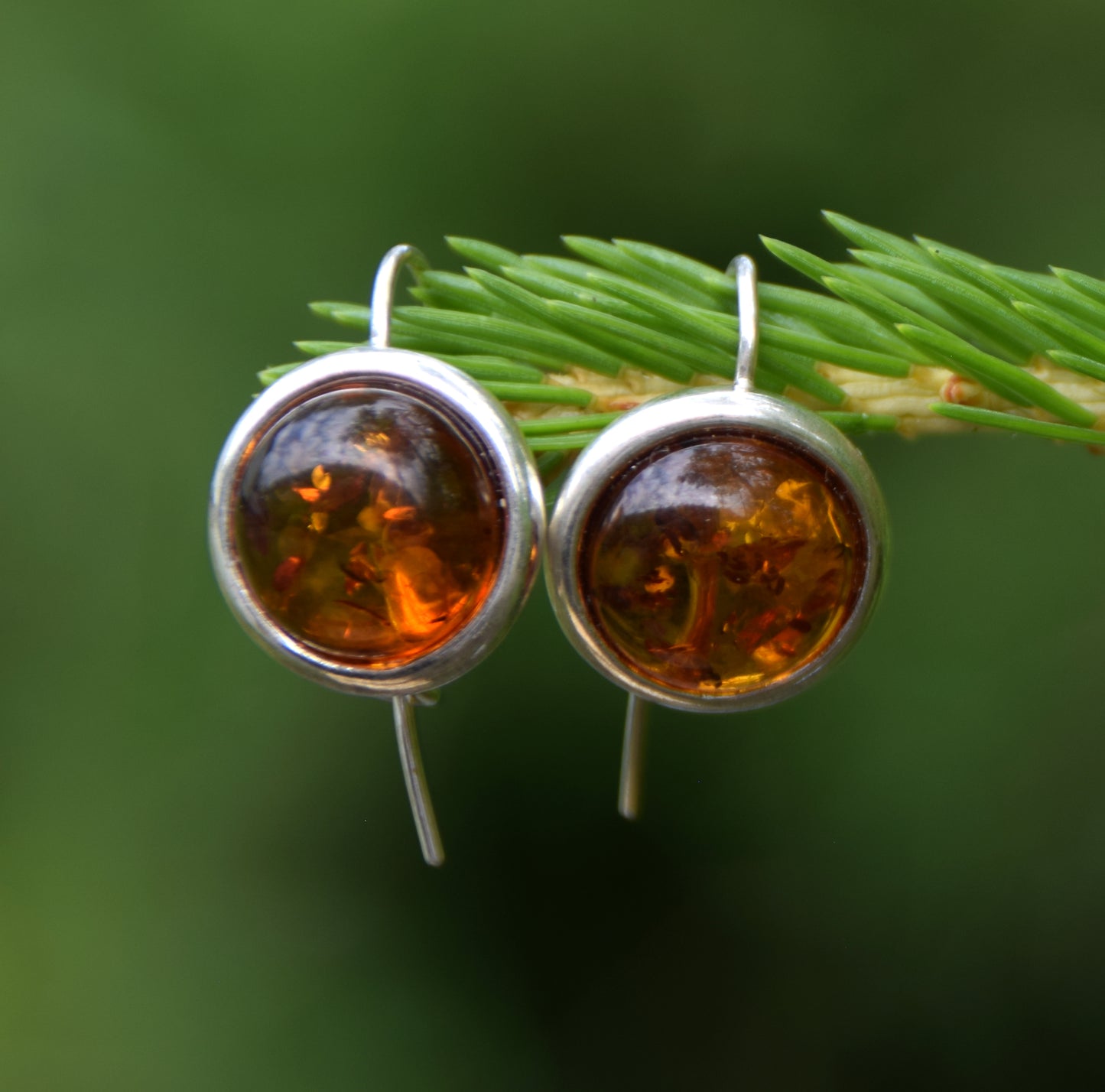 Round dangle earrings with natural Cognac Amber and Sterling Silver 925, MJ Baltica, BK245