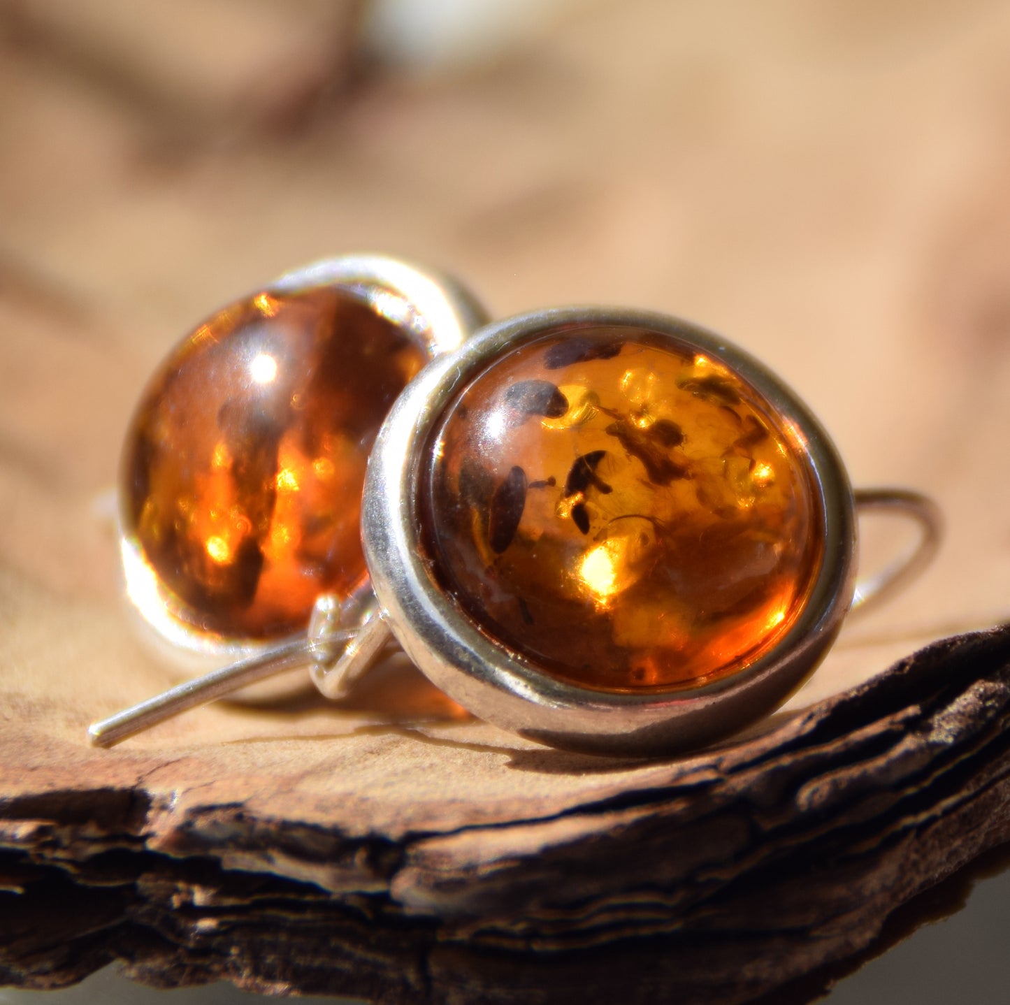 Round dangle earrings with natural Cognac Amber and Sterling Silver 925, MJ Baltica, BK245