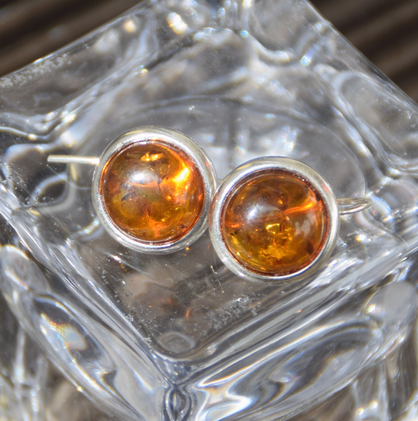 Round dangle earrings with natural Cognac Amber and Sterling Silver 925, MJ Baltica, BK245