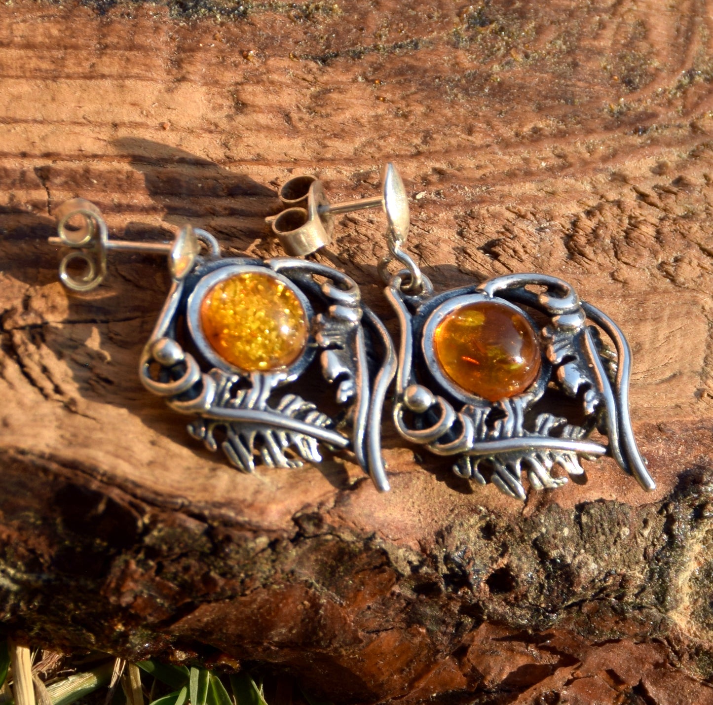Classici orecchini stile vintage con Ambra naturale color cognac e Argento 925, MJ Baltica, BK248