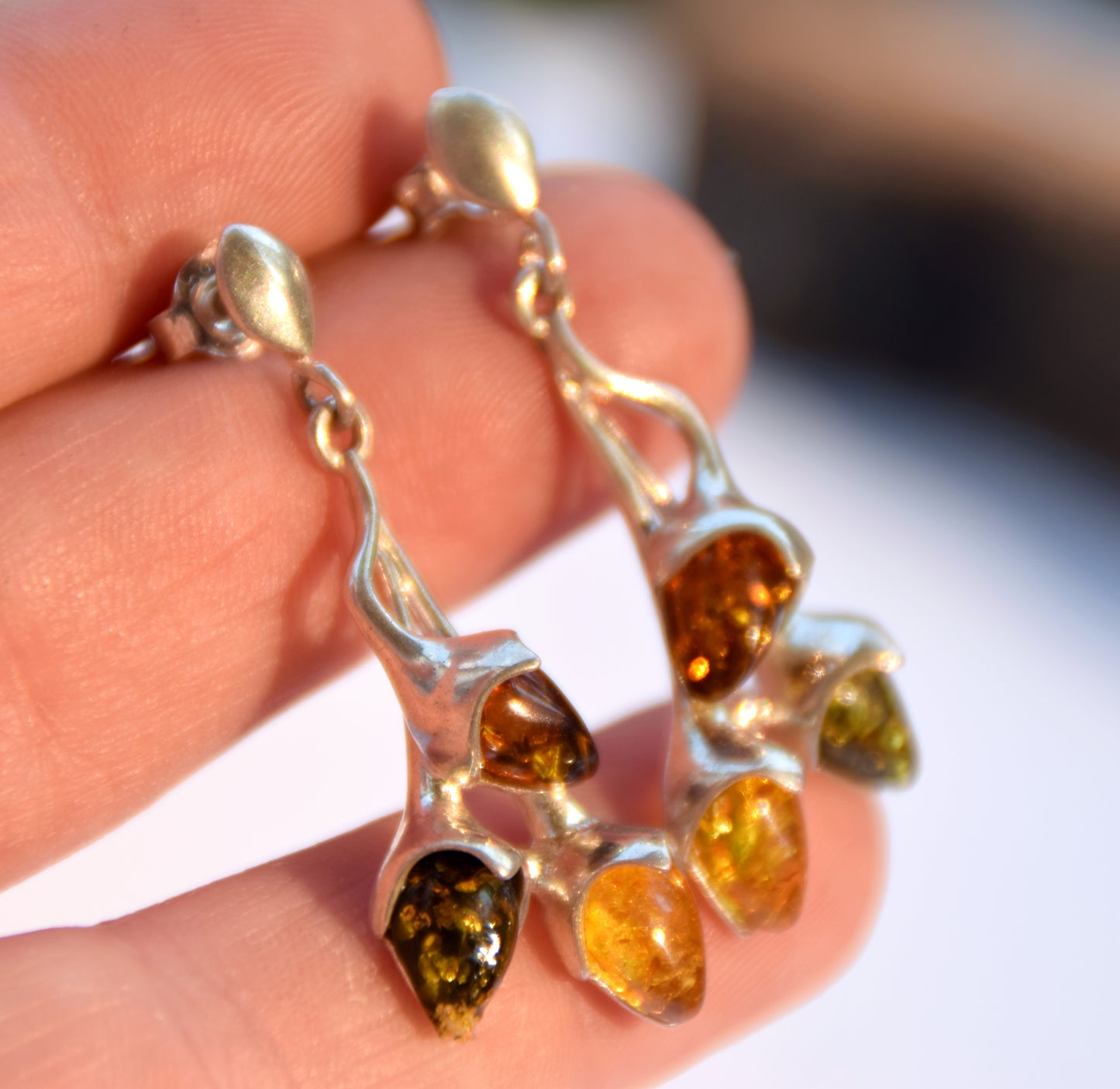 Floral drop earrings with natural Amber in various shades and 925 Sterling Silver, MJ Baltica, BK251