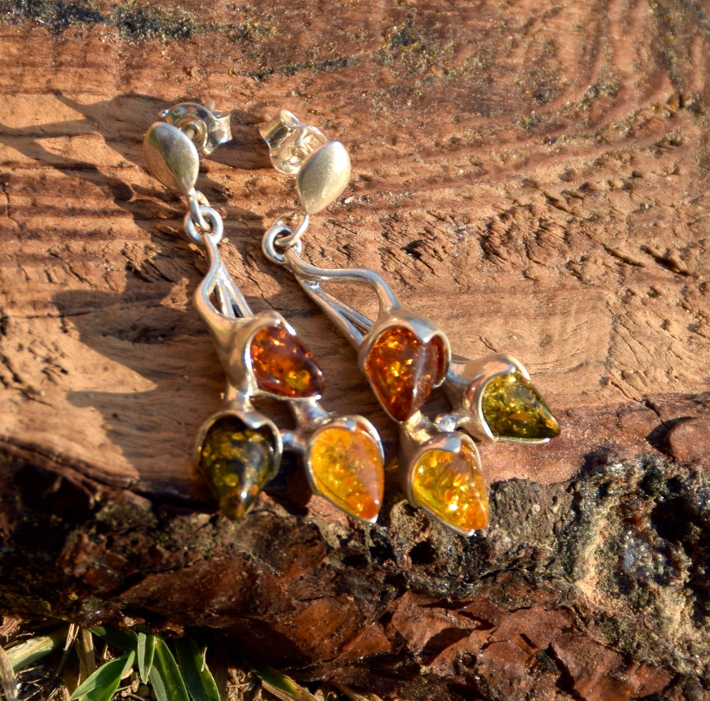 Floral drop earrings with natural Amber in various shades and 925 Sterling Silver, MJ Baltica, BK251