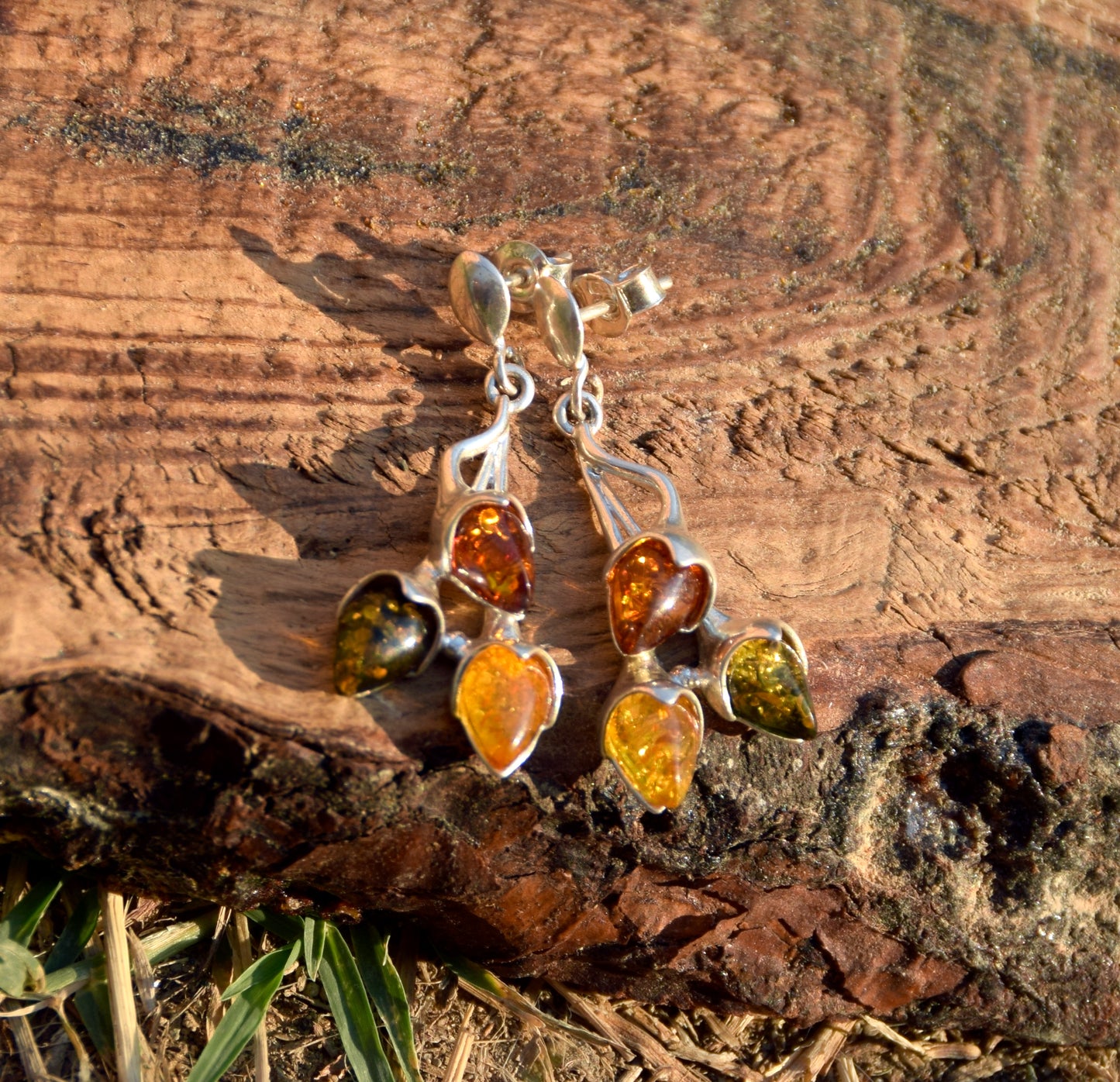 Floral drop earrings with natural Amber in various shades and 925 Sterling Silver, MJ Baltica, BK251