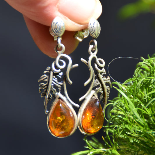 Classic vintage style earrings in cognac-colored natural amber and 925 silver, MJ Baltica, BK254