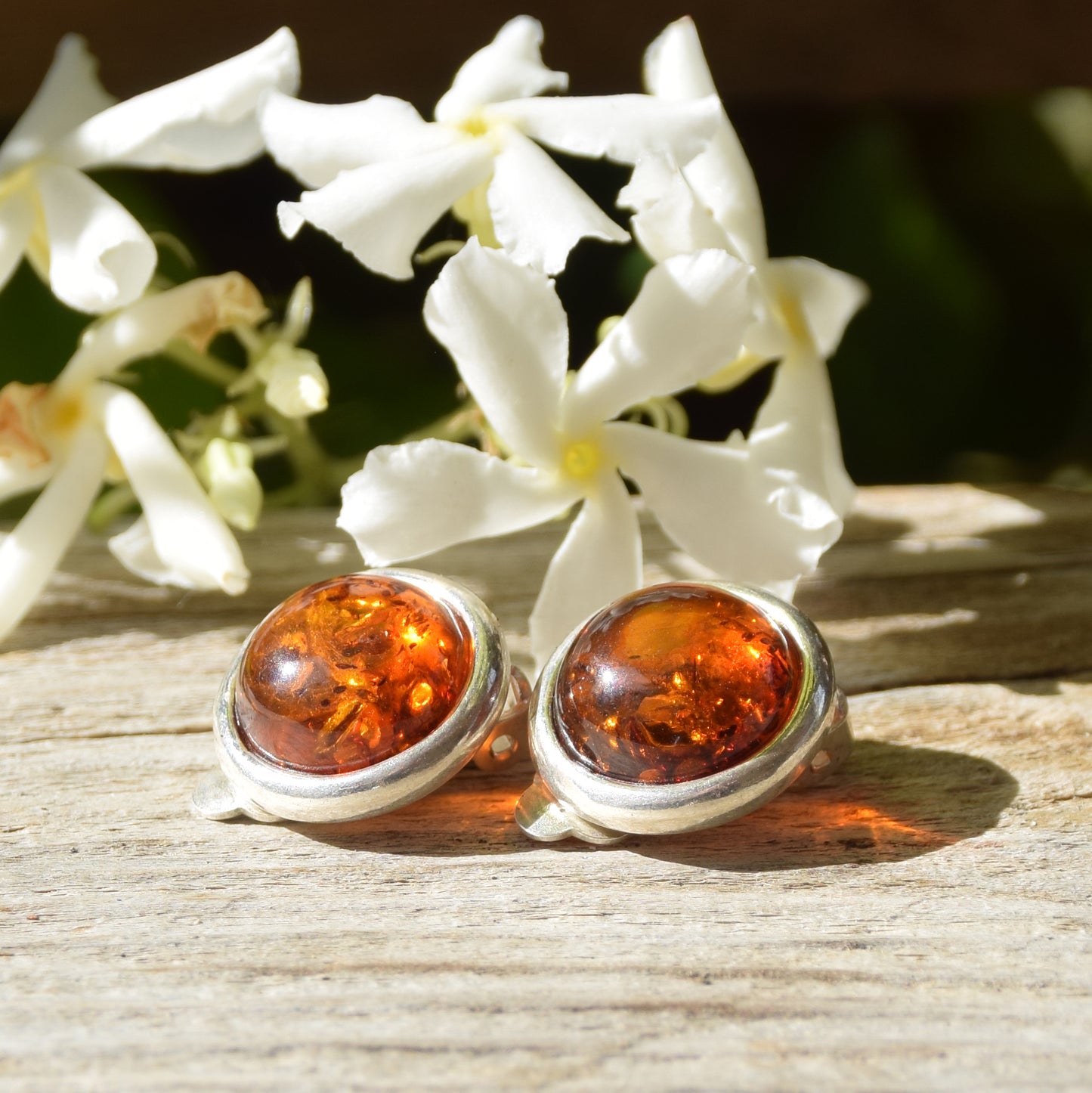 Round clip-on stud earrings with natural brown Amber in 925 Sterling Silver, MJ Baltica, BKK001