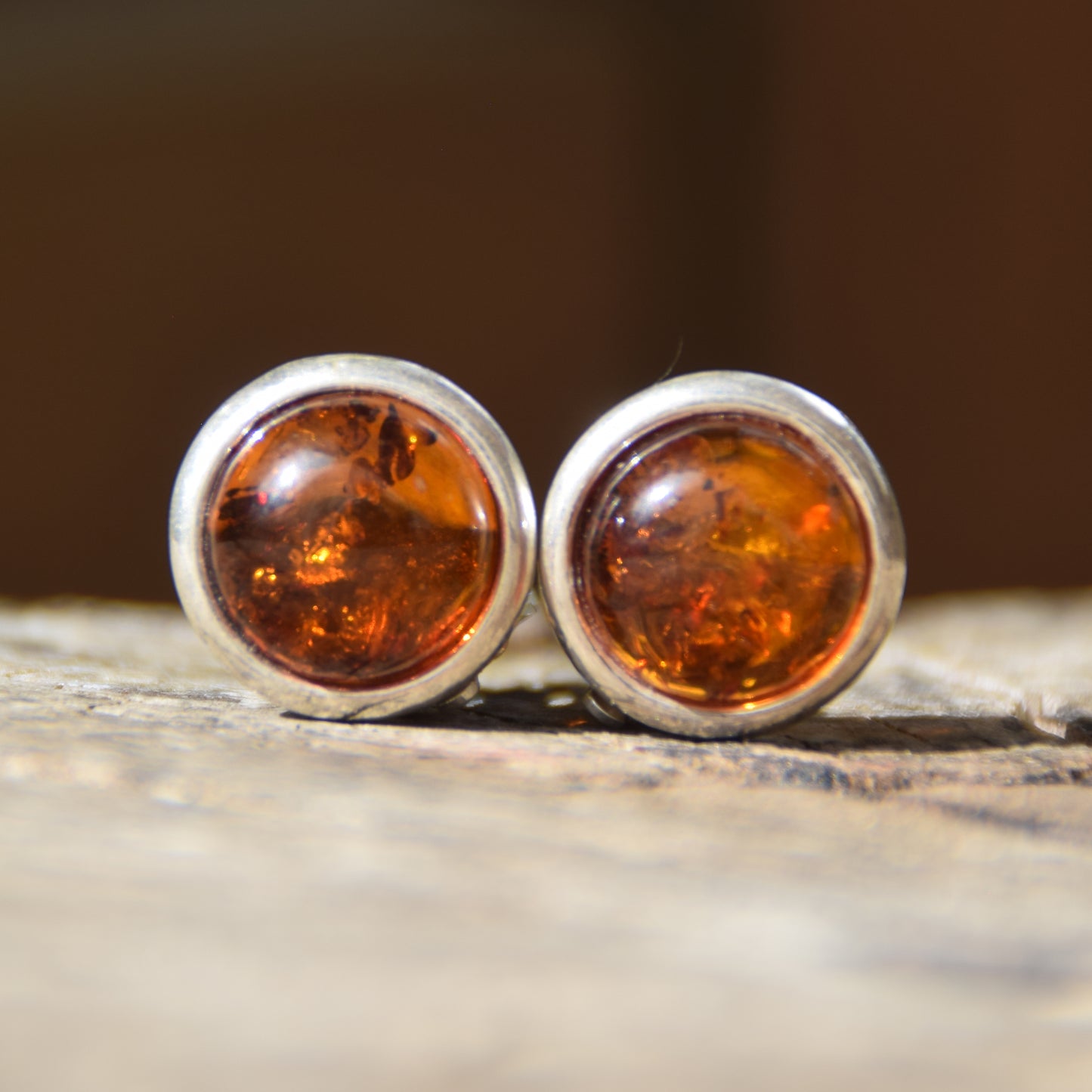Round clip-on stud earrings with natural brown Amber in 925 Sterling Silver, MJ Baltica, BKK001