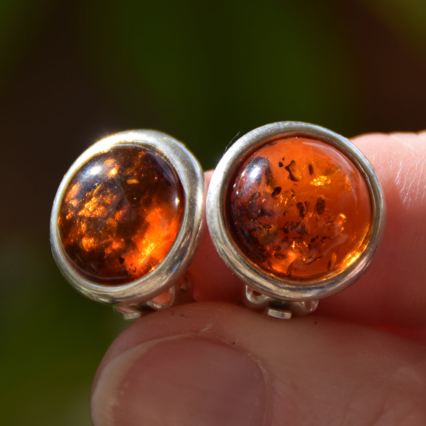 Round clip-on stud earrings with natural brown Amber in 925 Sterling Silver, MJ Baltica, BKK001