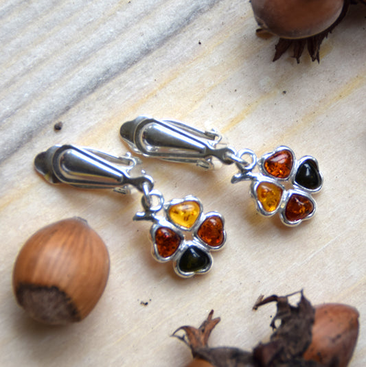 Orecchini pendenti con i quadrifogli con Ambra naturale di vari tonalità e Argento 925, MJ Baltica, BKK008