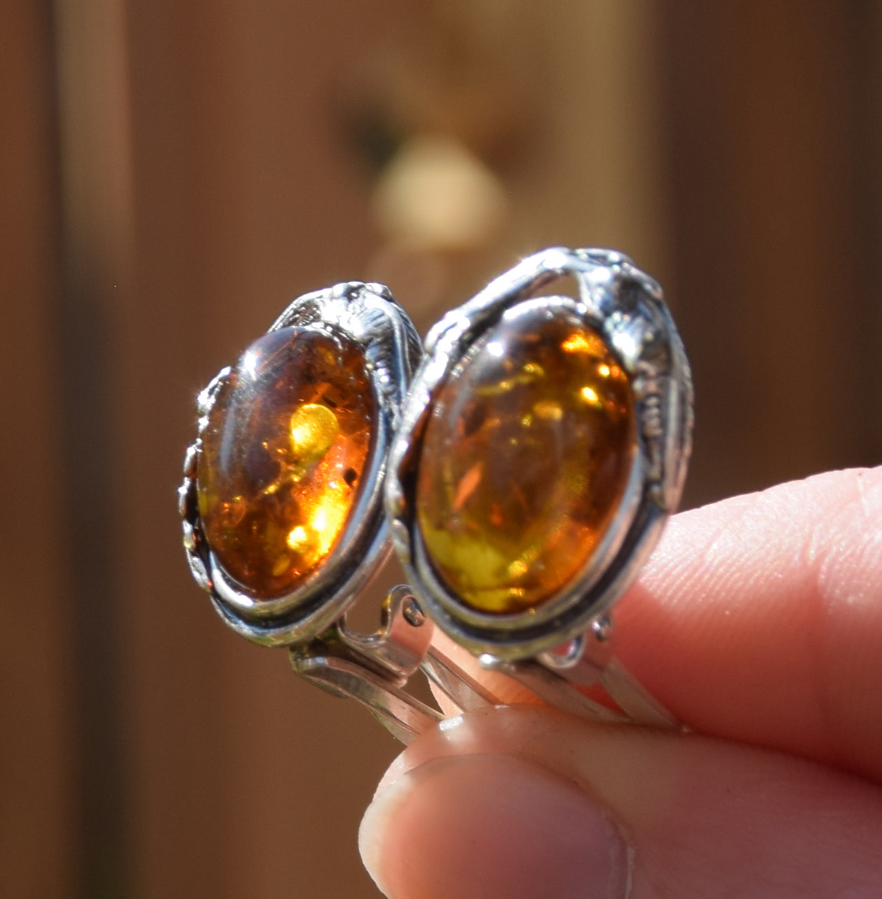 Orecchini a clip in stile vintage con Ambra cognac naturale e Argento 925, MJ Baltica, BKK012