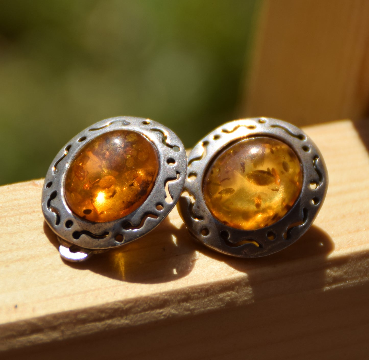 Orecchini a clip in stile vintage con Ambra cognac naturale e Argento 925, MJ Baltica, BKK014