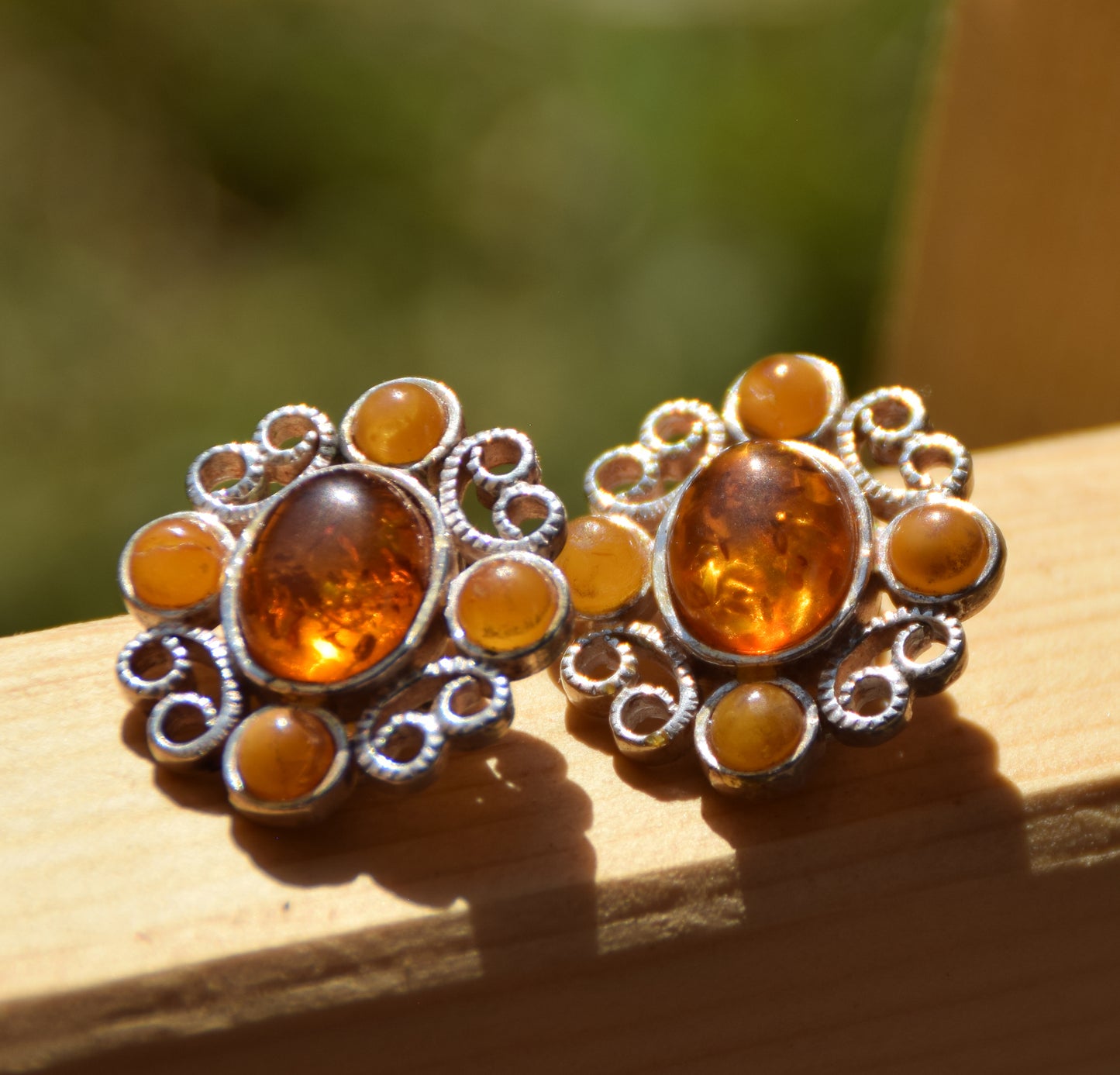 Orecchini a clip in stile vintage con Ambra cognac naturale e Argento 925, MJ Baltica, BKK017