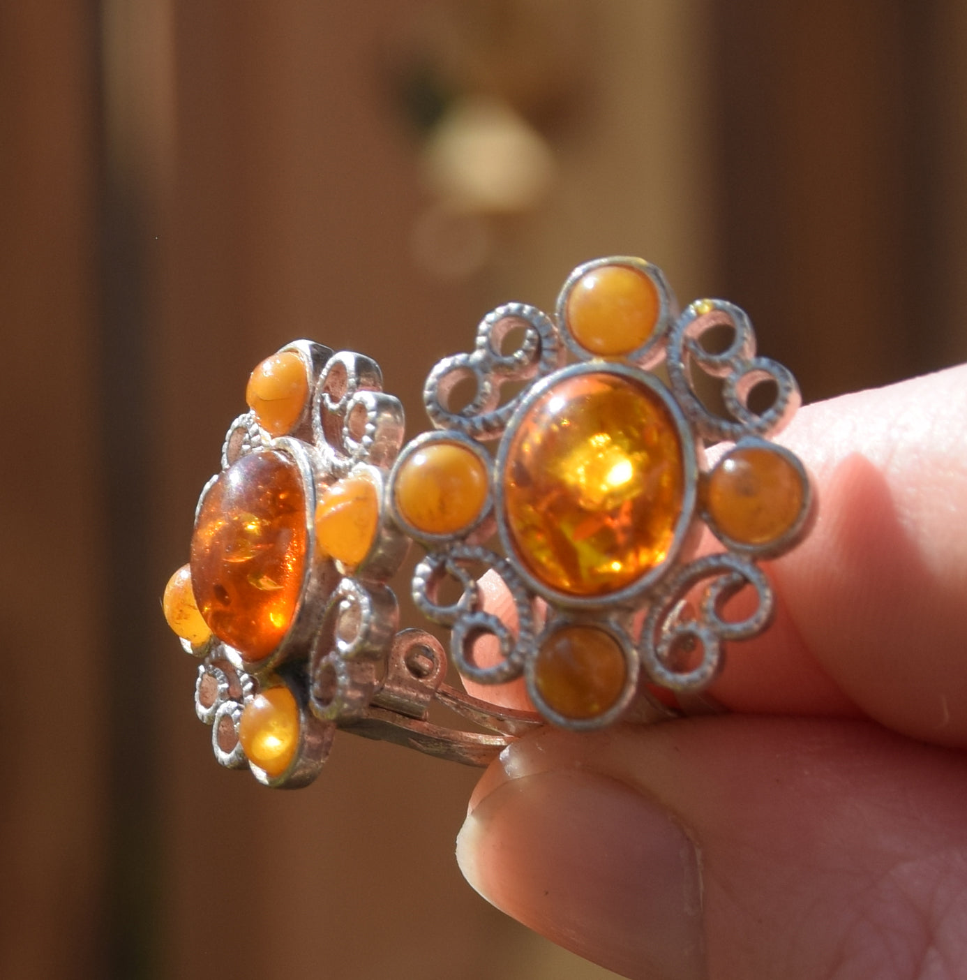 Orecchini a clip in stile vintage con Ambra cognac naturale e Argento 925, MJ Baltica, BKK017