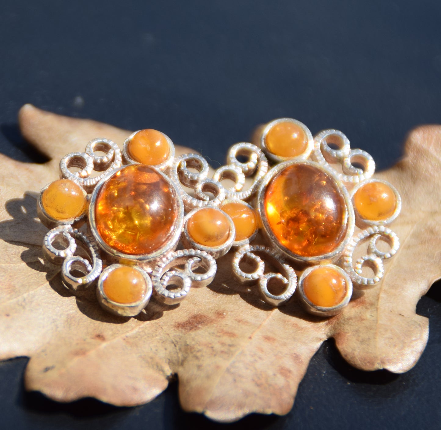 Orecchini a clip in stile vintage con Ambra cognac naturale e Argento 925, MJ Baltica, BKK017