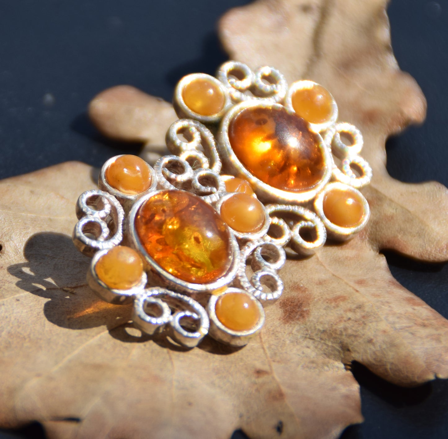 Orecchini a clip in stile vintage con Ambra cognac naturale e Argento 925, MJ Baltica, BKK017