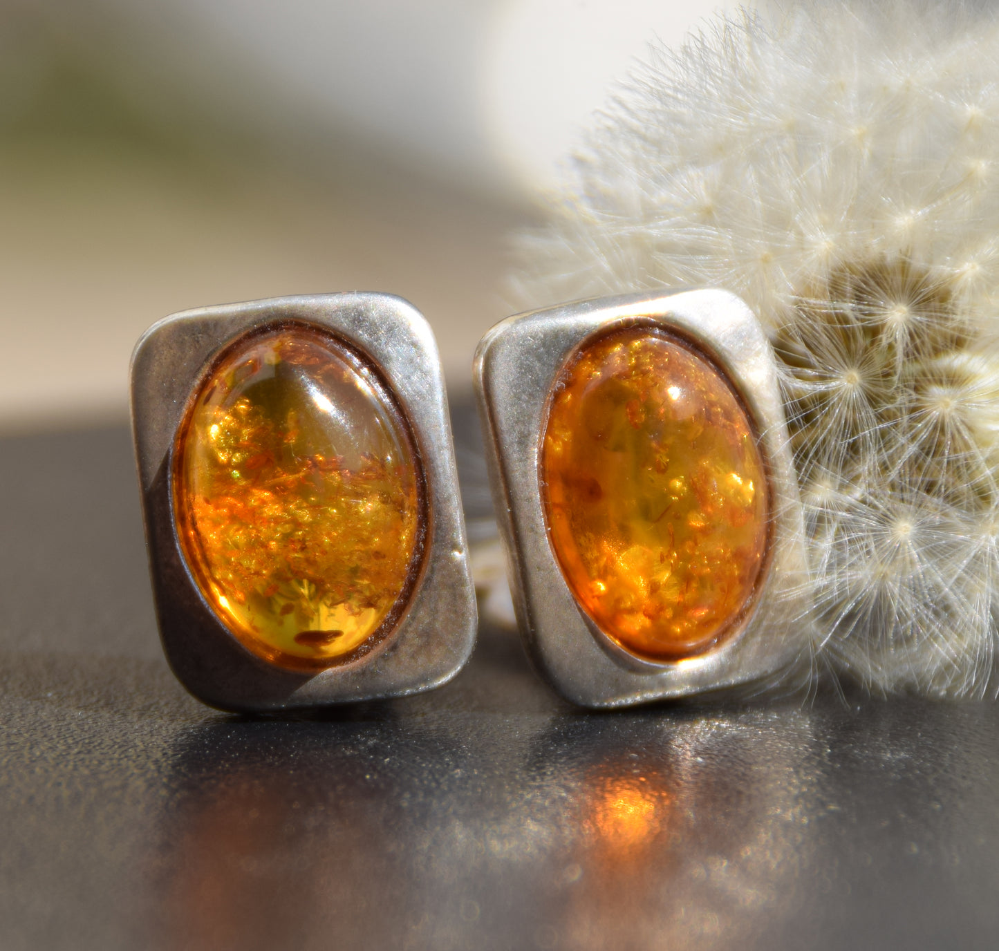 Ovali orecchini a clip con Ambra naturale color cognac e Argento 925, MJ Baltica, BKK019