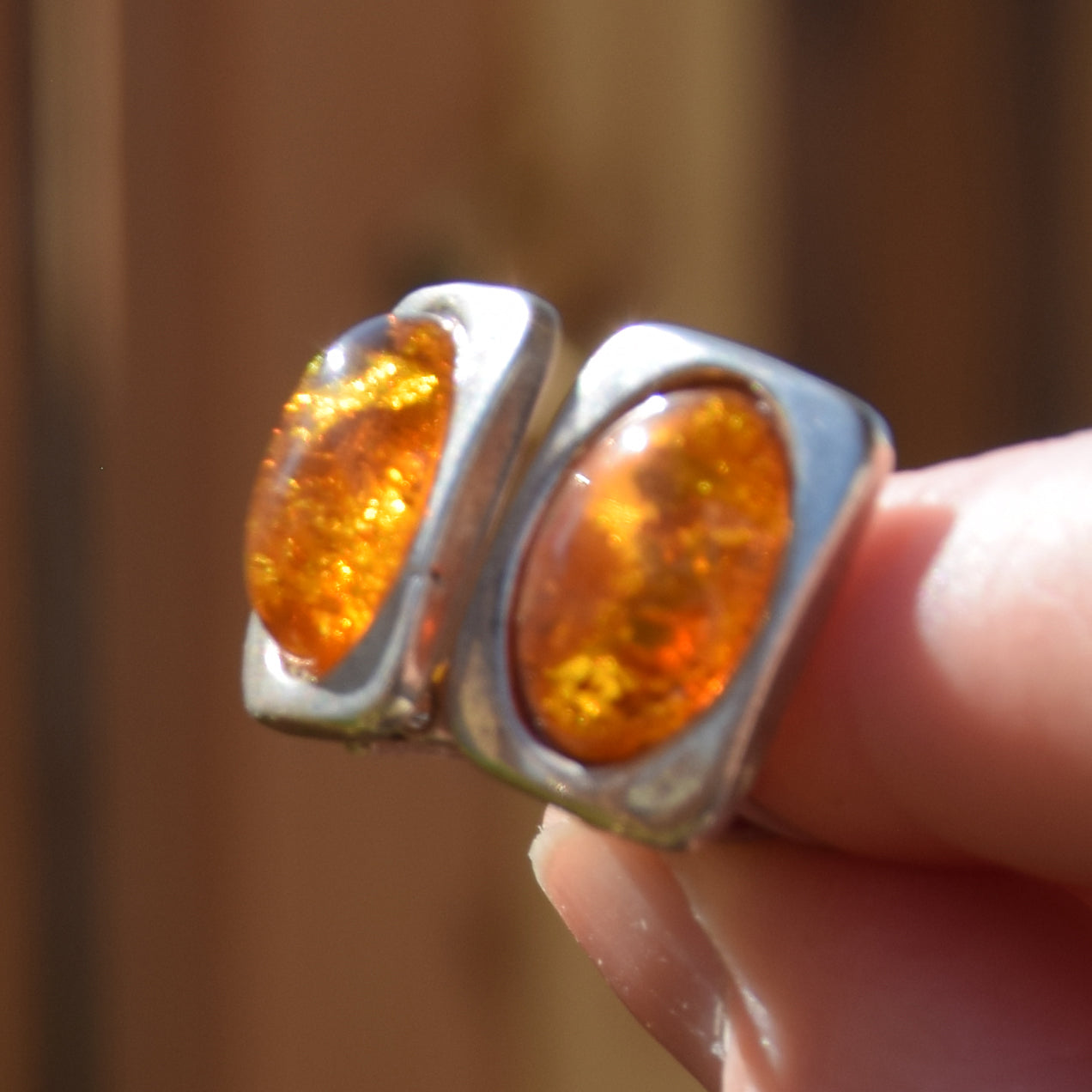 Ovali orecchini a clip con Ambra naturale color cognac e Argento 925, MJ Baltica, BKK019